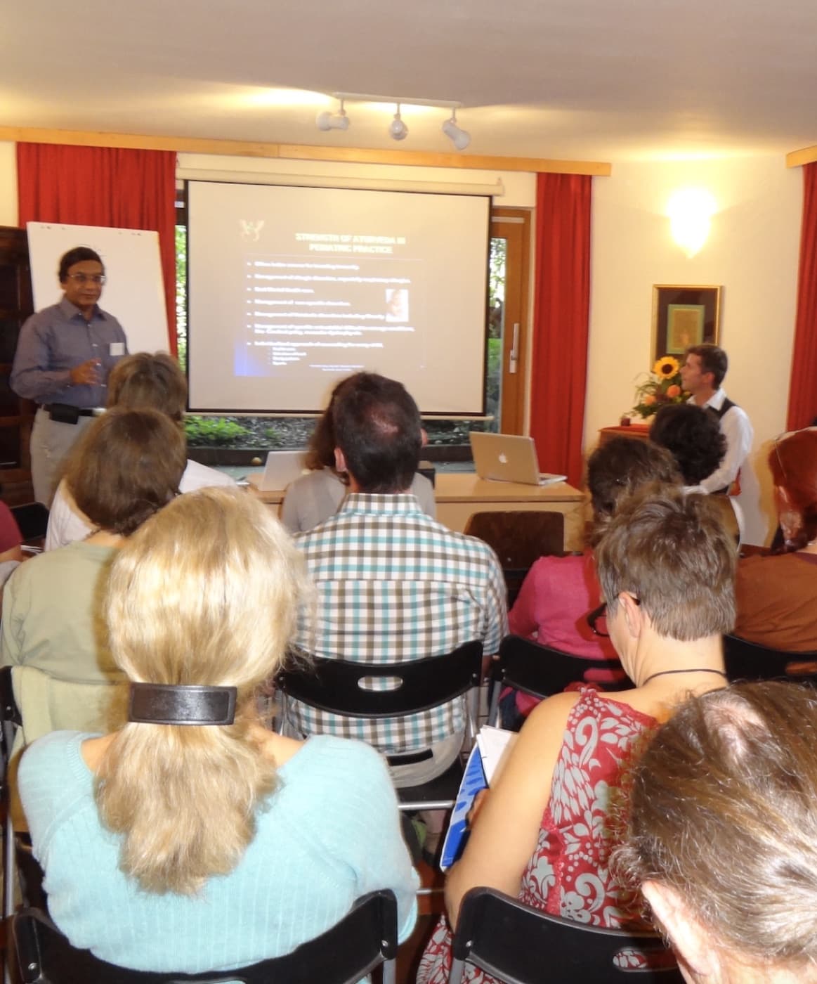 Prof. Dr. Abhimanyu Kumar, Chairman & CEO of CAYEIT, teaching a class