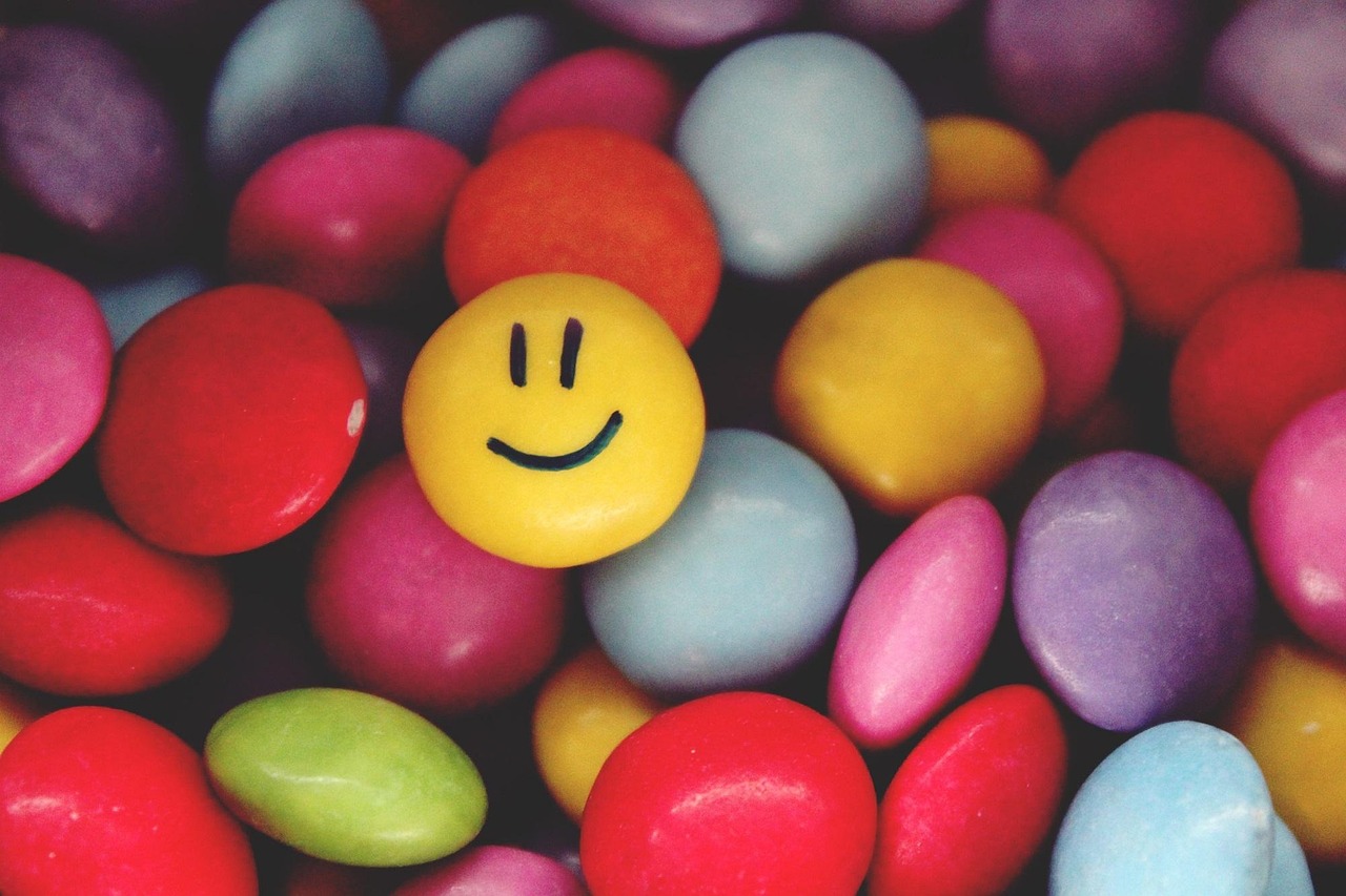 smarties, smiley, emoticon, face, fun, multicoloured, coloured, kunterbunt, colorful, sweetness, lenses, chocolate lentils, sweet, rainbow colors, confectionery, yellow, cute, red, smarties, smiley, smiley, smiley, smiley, smiley